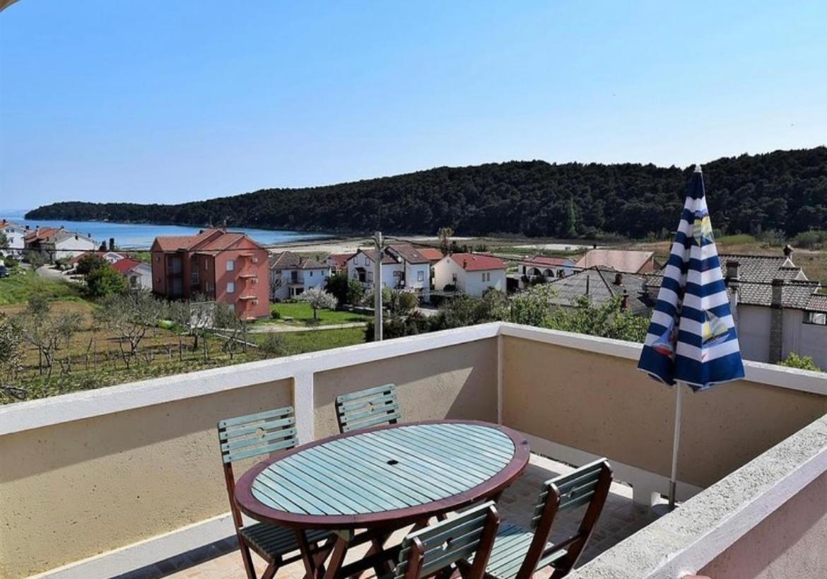 Apartment Eufemija-Rab Kampor Luaran gambar